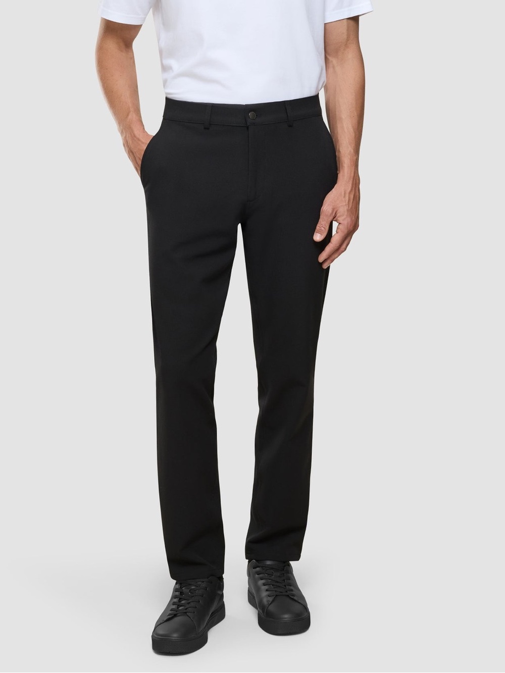 Men’s Straight-Leg Dress Jeans NWT